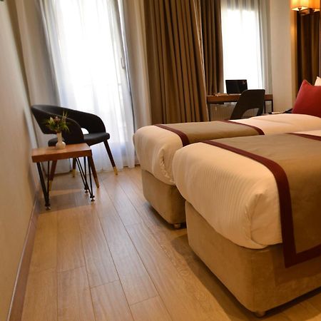 Celine Hotel Taxim Istanbul Bagian luar foto