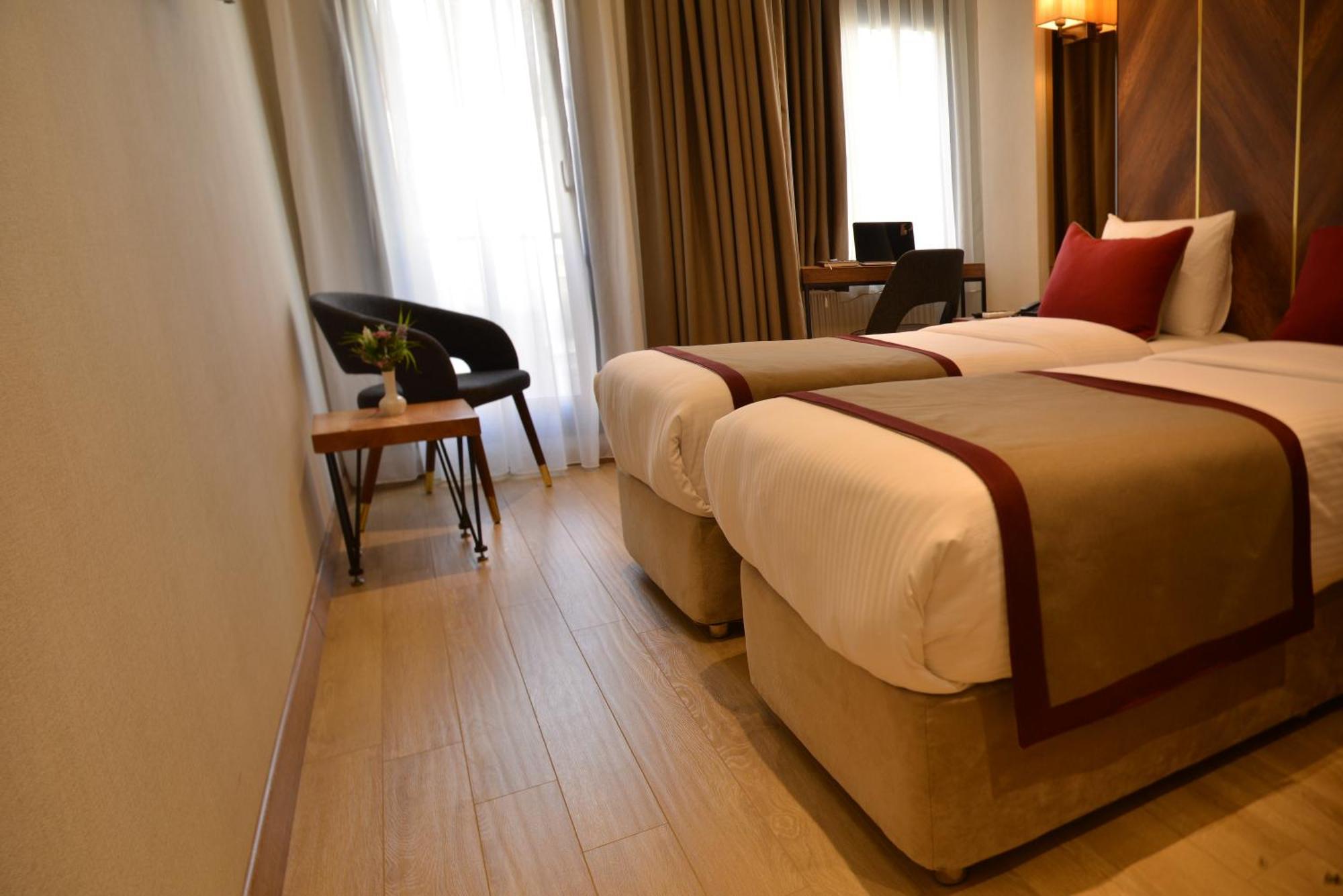 Celine Hotel Taxim Istanbul Bagian luar foto